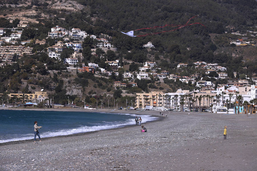 Con más arena que nunca, los municipios adelantan el arreglo del litoral ante un sector turístico que demanda ya servicios todo el año