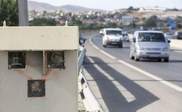 Alertan de un nuevo bulo sobre la DGT y el detector de radares