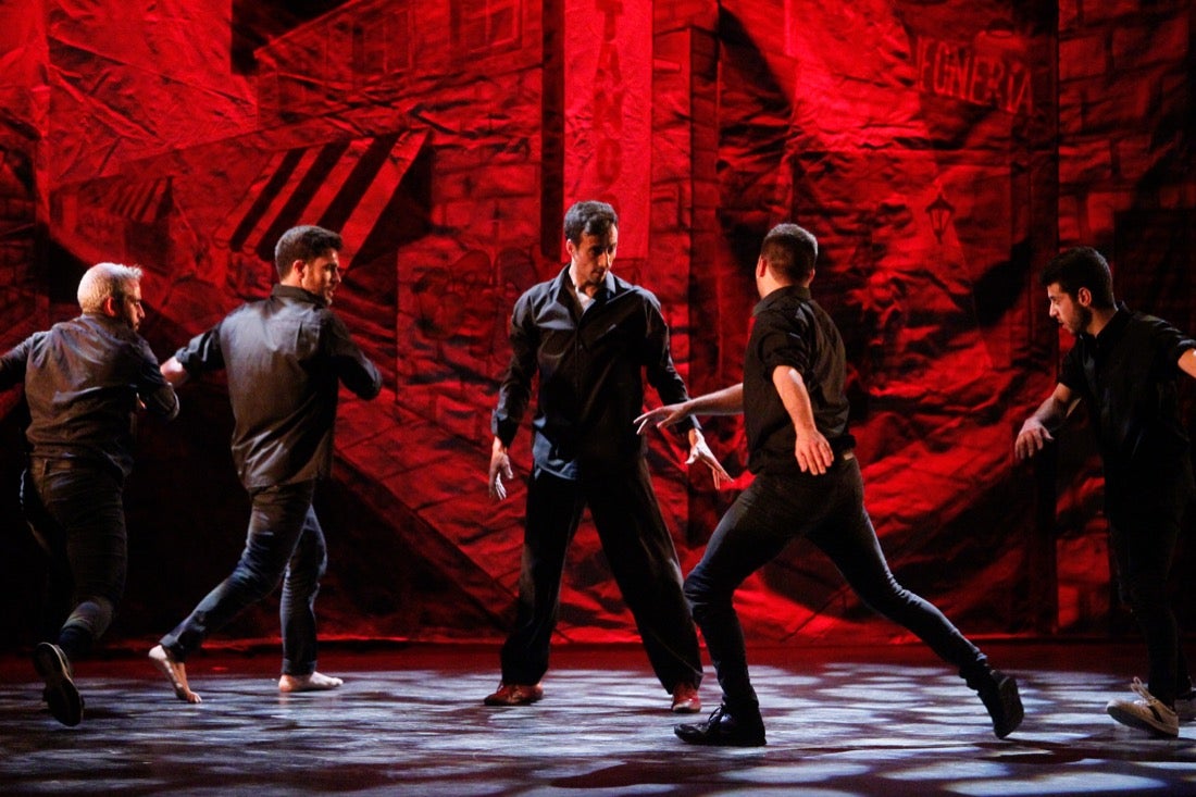 La compañía Sabor de Tango presentó ayer en el teatro Isabel la Católica, en el marco del 31 Festival Internacional de Tango, el montaje 'Tango break fusión' y 'El espectáculo'. También actuaron el cuarteto Proyecto Tamgú con 'Tango al sur' y el pianista Mariano Siccardi. El programa del Festival continuará hoy, a las 21.00 horas en el teatro Isabel la Católica, con Ecos de la XI Cumbre Mundial del Tango de Melilla con Eve Acosta (voz) y Pablo Giménez (guitarra)