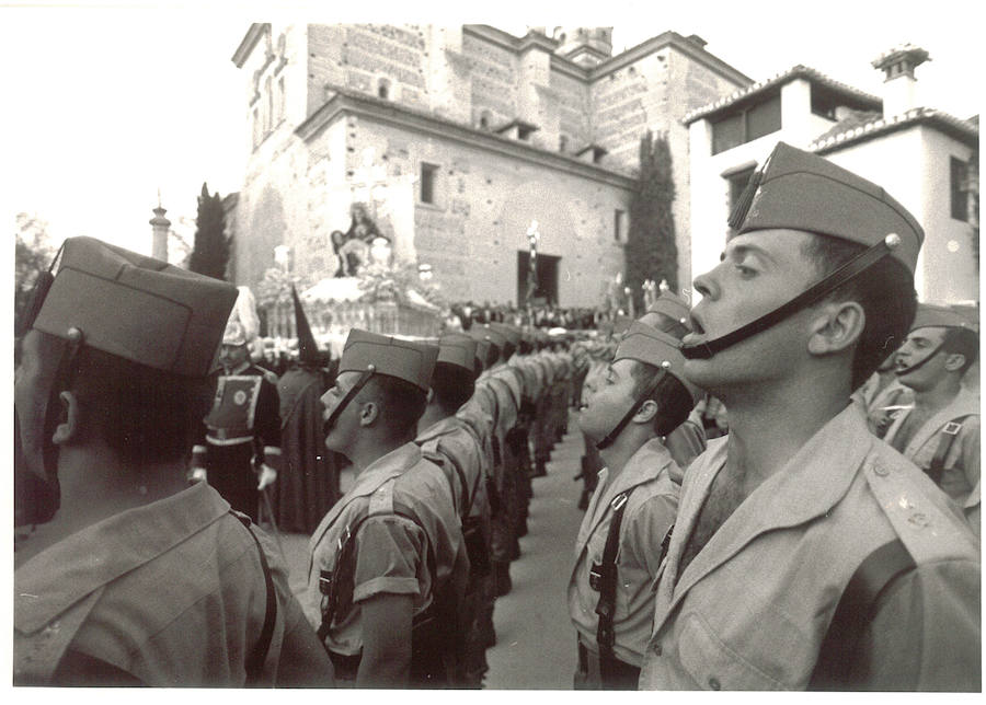 Salida de Santa María de la Alhambra Semana Santa 1989