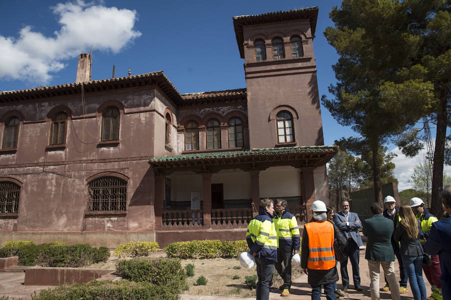 Cerradas desde 1996, las minas de Alquife vuelven a extraer mineral 23 años después gracias al desbloqueo burocrático tras meses esperando la puesta en marcha de la fase de explotación, pues la Junta había firmado en marzo de 2018 el plan de labores.