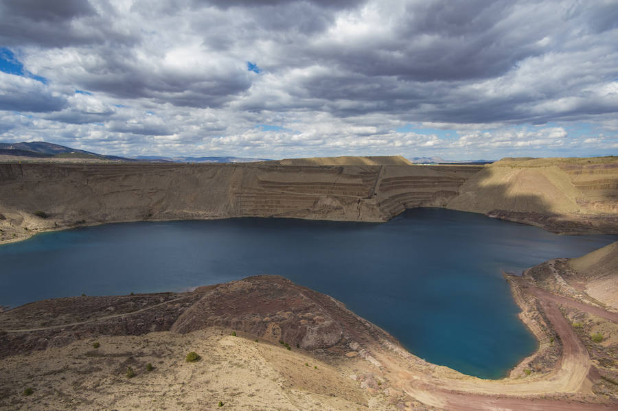 Cerradas desde 1996, las minas de Alquife vuelven a extraer mineral 23 años después gracias al desbloqueo burocrático tras meses esperando la puesta en marcha de la fase de explotación, pues la Junta había firmado en marzo de 2018 el plan de labores.