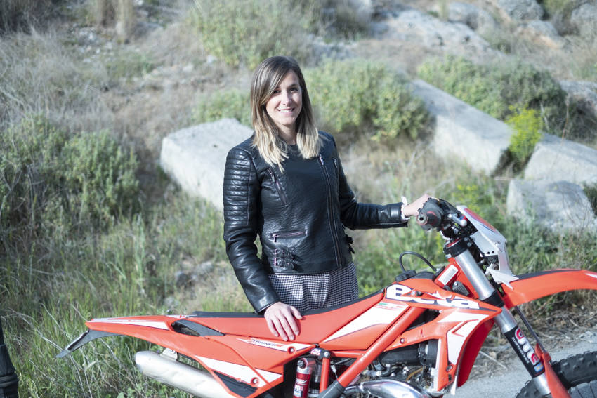 La paduleña es la única corredora granadina de moto de enduro que ha competido en campeonatos oficiales hasta el momento