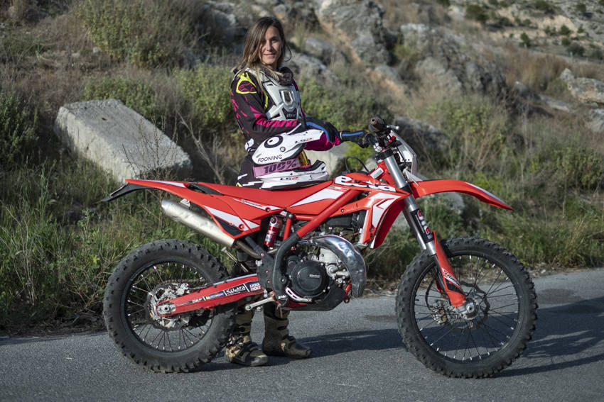 La paduleña es la única corredora granadina de moto de enduro que ha competido en campeonatos oficiales hasta el momento