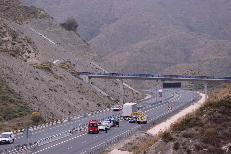 El accidente se ha producido a las 15.45 horas en el kilómetro 320 de la A-7