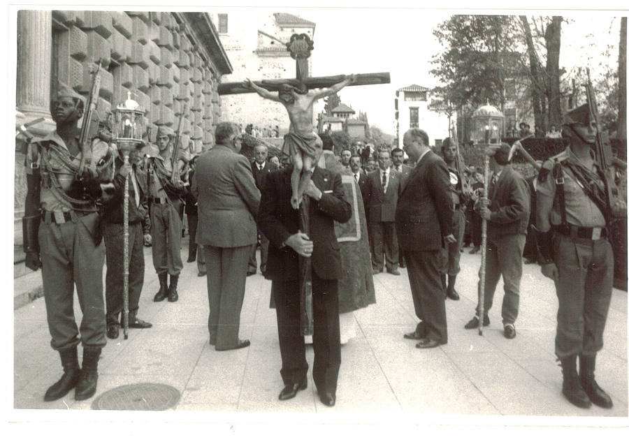 Este año participará de nuevo la Legión, pero no es el único cuerpo militar que ha participado en la festividad granadina a lo largo de su historia