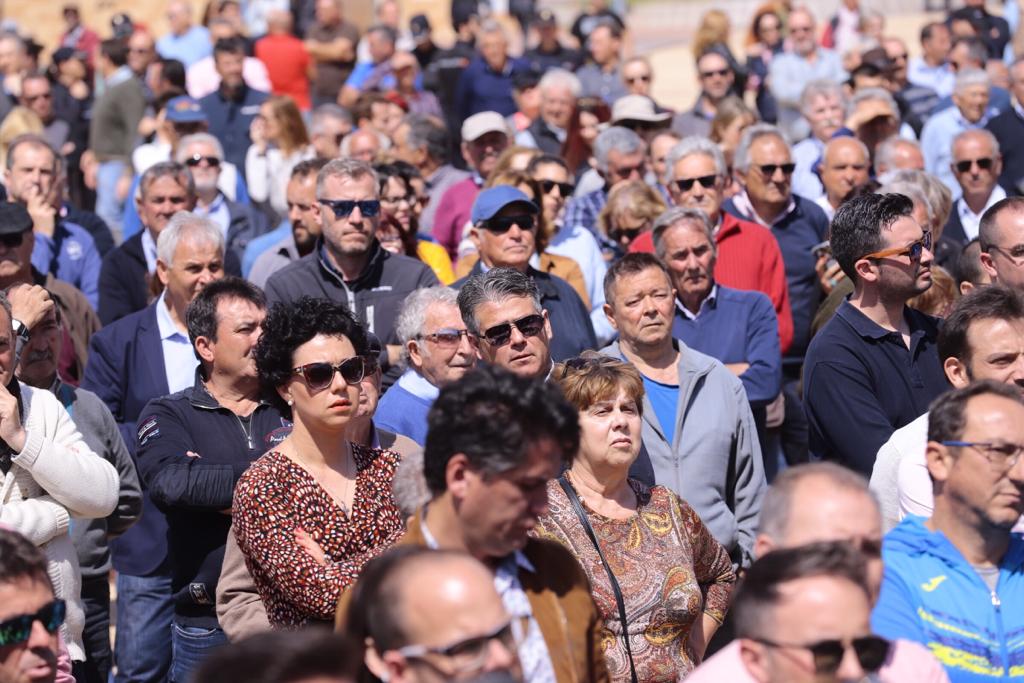 Alrededor de medio millar de personas se han concentrado en Motril para pedir que se hagan ya la canalizaciones de la presa