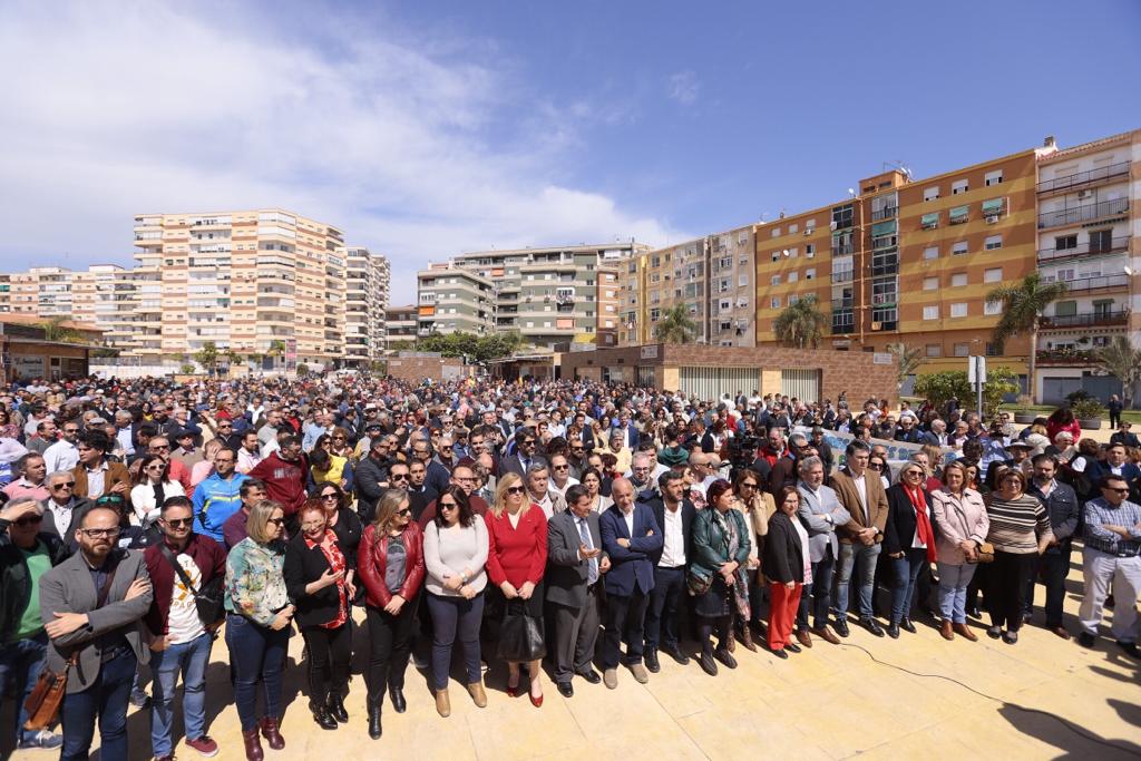 Alrededor de medio millar de personas se han concentrado en Motril para pedir que se hagan ya la canalizaciones de la presa