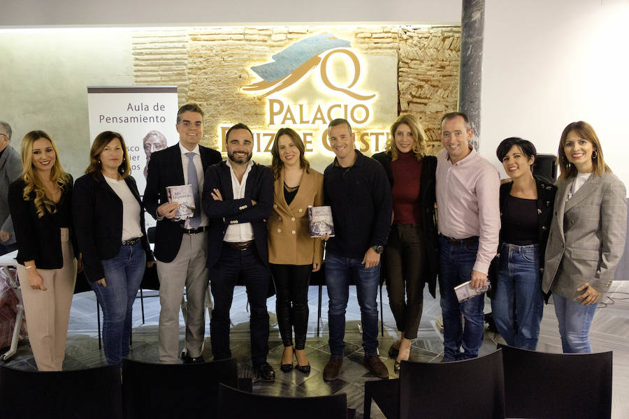 Quico Chirino presentó el jueves 28 de marzo su novela 'A la izquierda del padre' en Motril, acompañado del diputado nacional Carlos Rojas y del escritor y humanista Mario Garcés. Al acto acudieron representantes políticos, empresariales y de la sociedad granadina y motrileña. 