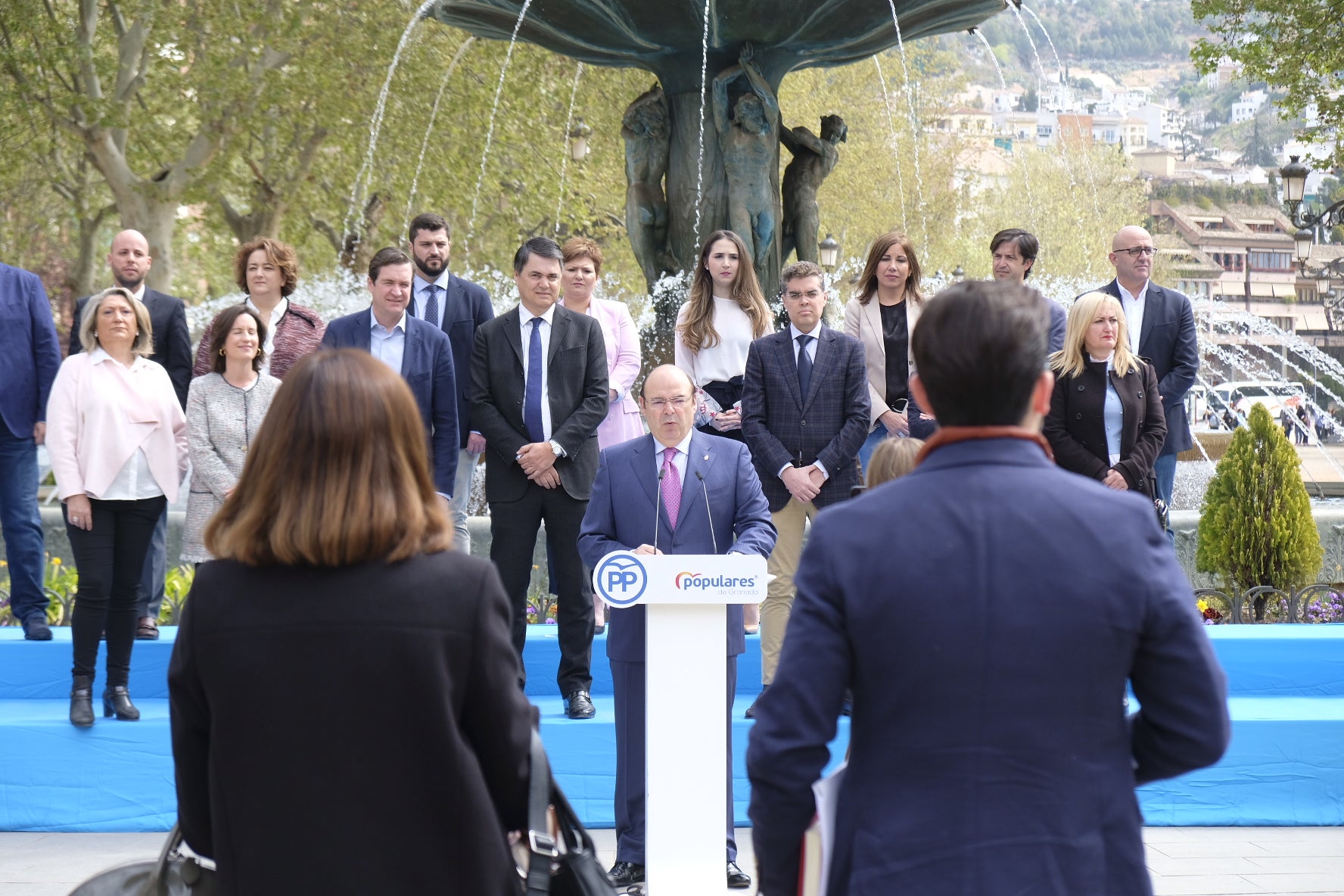 Sebastián Pérez, presidente provincial del PP de Granada ha presentado esta mañana las candidaturas al Congreso y Senado con las que el PP granadino «sale a ganar con los mejores» las próximas elecciones generales