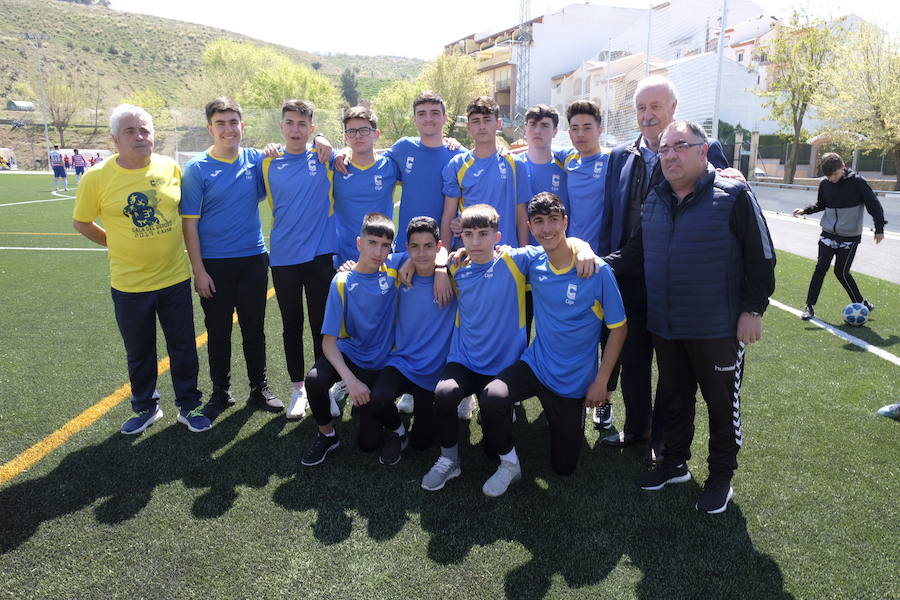 El ex seleccionador nacional ha acudido esta mañana a la Gala del Deporte de Cájar, donde cientos de niños disputan un torneo de fútbol base