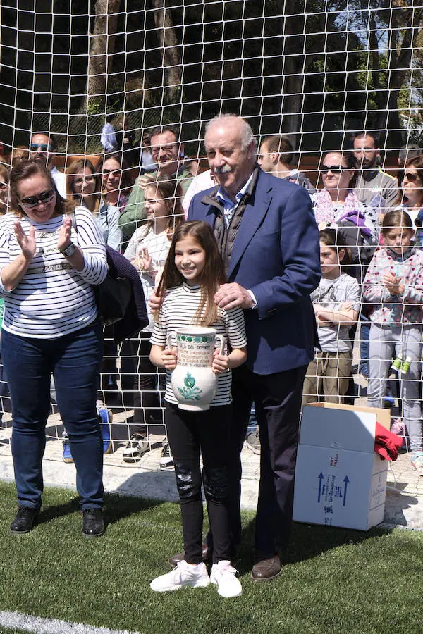El ex seleccionador nacional ha acudido esta mañana a la Gala del Deporte de Cájar, donde cientos de niños disputan un torneo de fútbol base