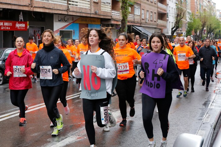 Cerca de 4.000 personas participan en la decimotercera edición del Memorial, marcada por la lluvia, en la que también se animan los corredores de las categorías inferiores, la cantera.