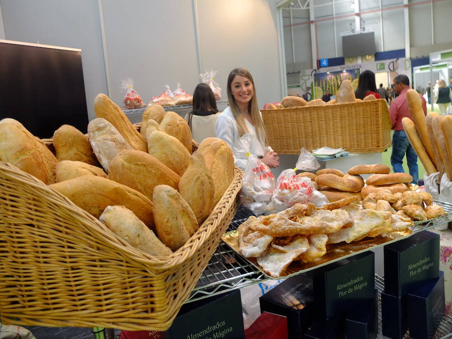 Gran ambiente en el I Salón de Gastronomía Degusta Jaén, con lleno en el pabellón del Ifeja