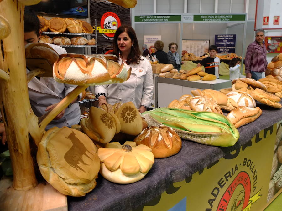 Gran ambiente en el I Salón de Gastronomía Degusta Jaén, con lleno en el pabellón del Ifeja