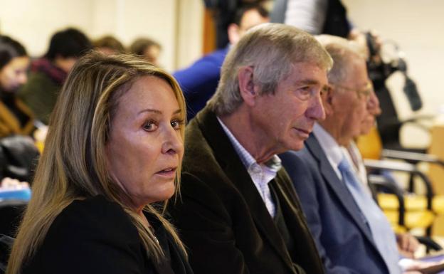 La periodista Marina Castaño, viuda del premio Nobel Camilo José Cela, este lunes junto al exgerente de la Fundación Cela, Tomás Cavanna.