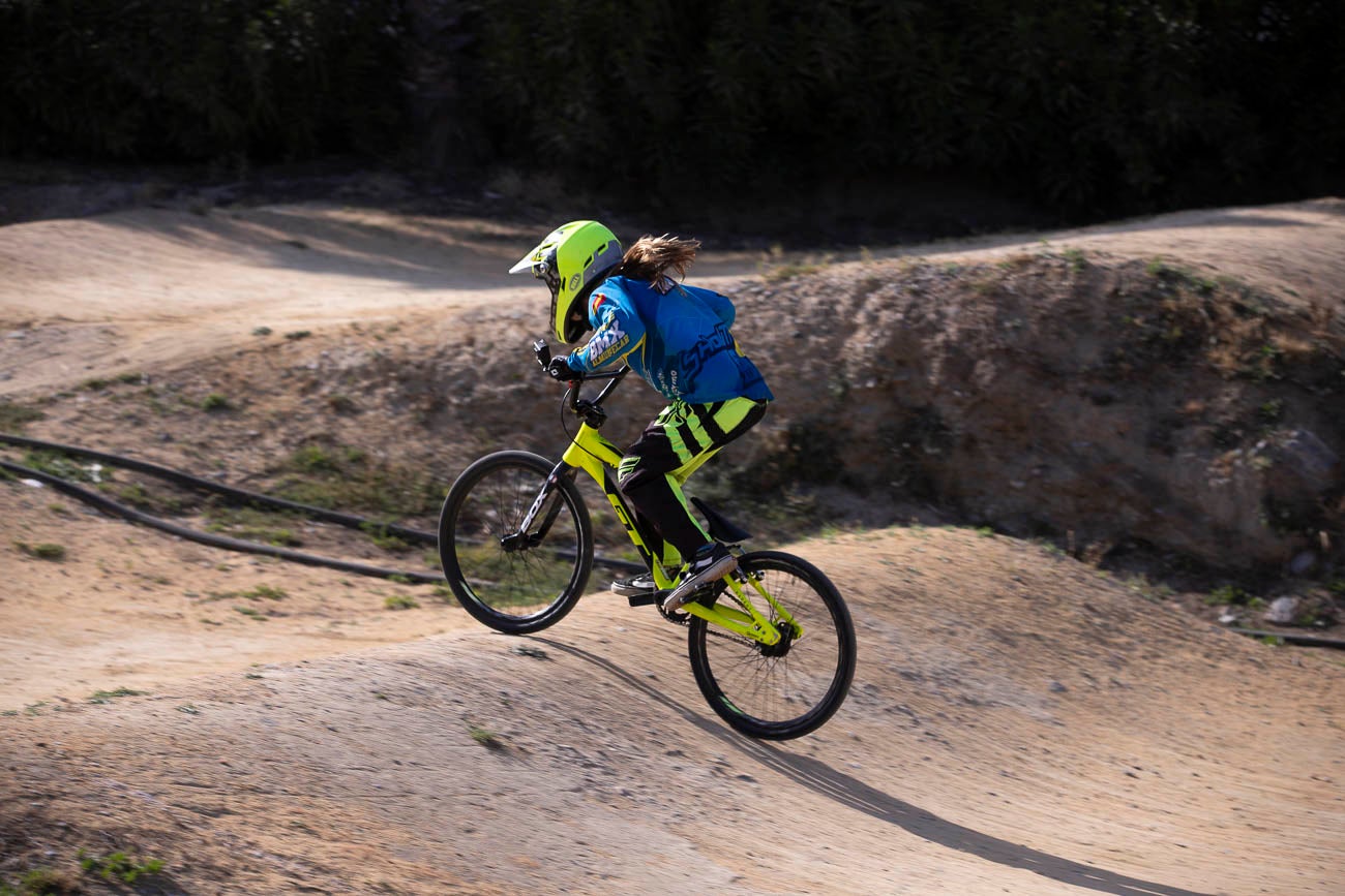 Es la actual campeona de Andalucía y segunda en España de BMX sin haber cumplido los diez años y cuenta con la posibilidad de remontar hasta conseguir ser la mejor de su categoría