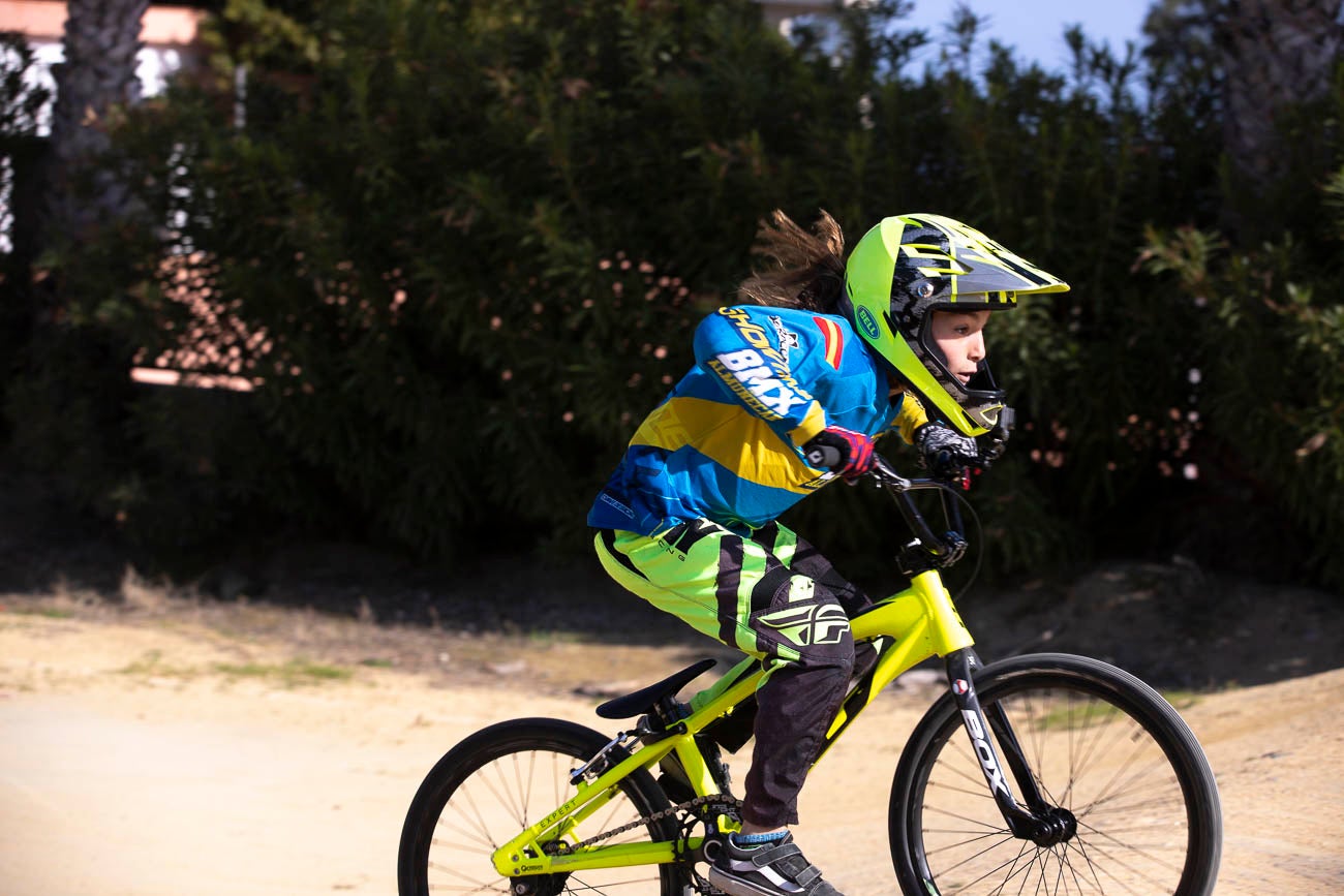 Es la actual campeona de Andalucía y segunda en España de BMX sin haber cumplido los diez años y cuenta con la posibilidad de remontar hasta conseguir ser la mejor de su categoría