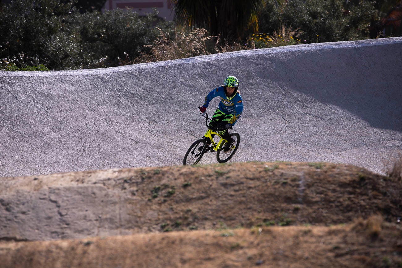 Es la actual campeona de Andalucía y segunda en España de BMX sin haber cumplido los diez años y cuenta con la posibilidad de remontar hasta conseguir ser la mejor de su categoría