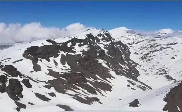 La Sierra Nevada desconocida: esquiar el Cerro del Caballo