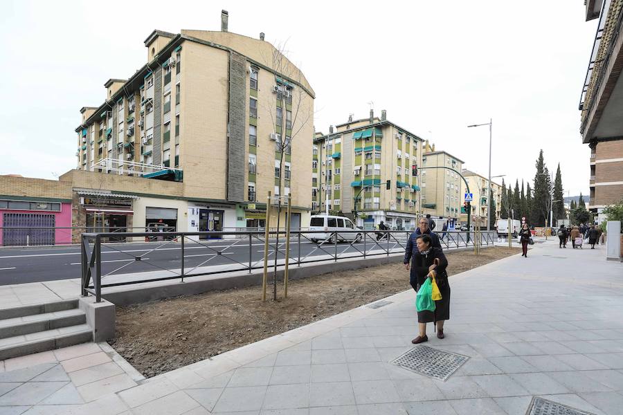 El tramo desde el puente de Zarabanda hasta la rotanda de la Circulación de la Encina luce tal y como prometió el Consistorio hace seis meses