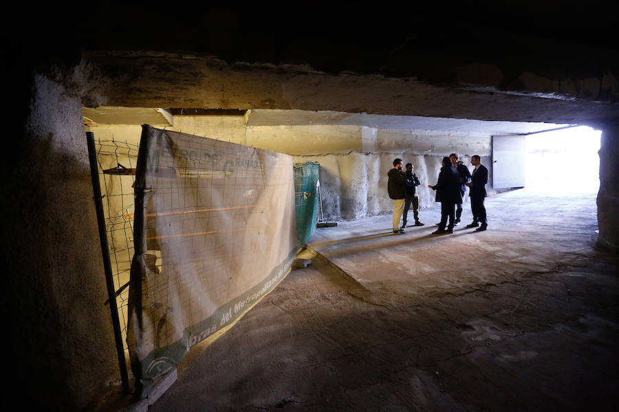 En esta galería de imágenes puedes descubrir cómo es el túnel del metro que hay en Camino de Ronda y que pocos conocen