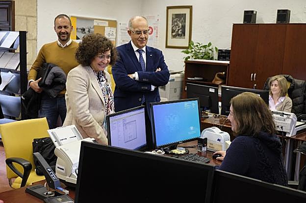 Pilar Aranda presenta su candidatura para la reelección.