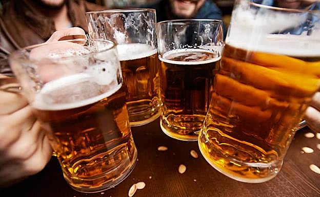 Descubren nuevos beneficios de beber cerveza (moderadamente)