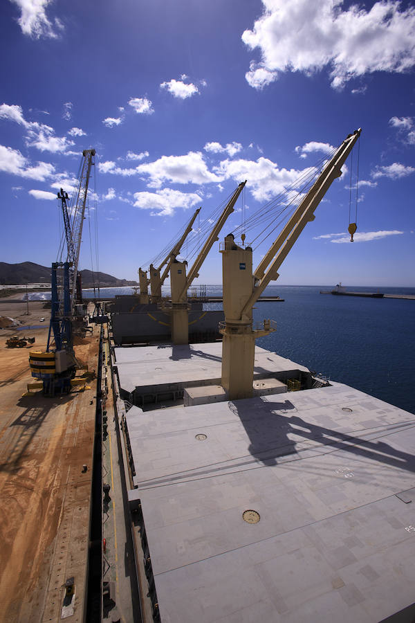 En julio se cargaron 35.000 toneladas de granel líquido en un mismo buque y parecía una cifra inalcanzable