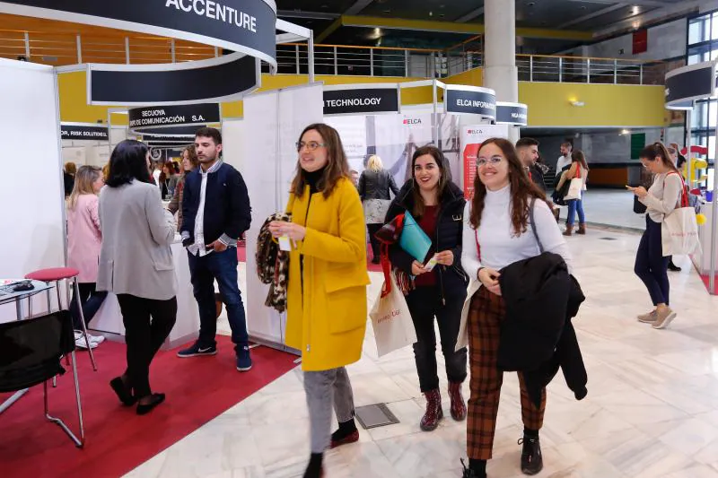 Durante dos días, 9 y 10 de abril, el Palacio de Congresos de Granada se convierte en espacio imprescindible para los jóvenes demandantes de empleo