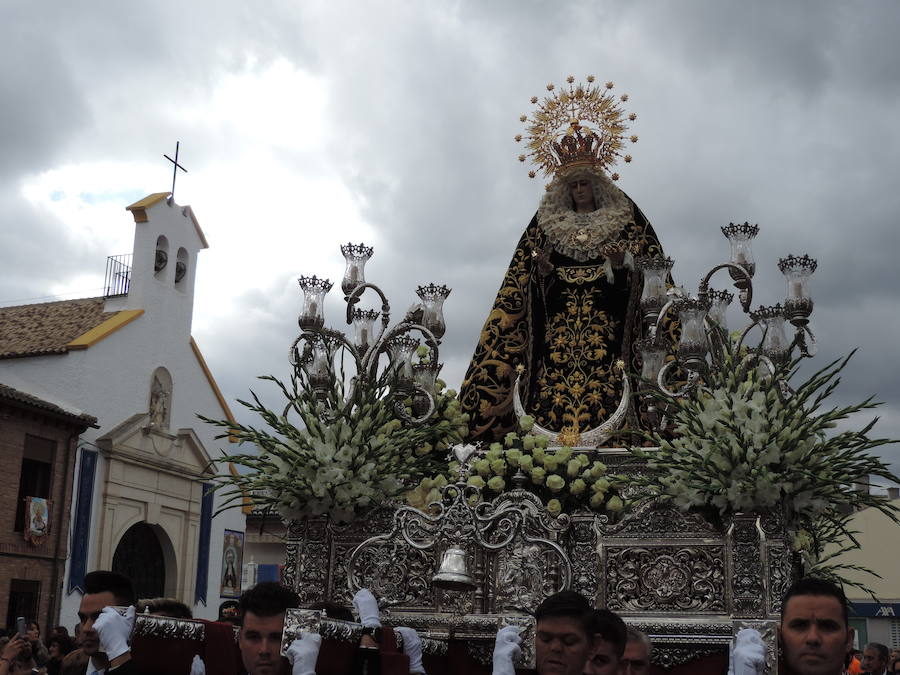 En la procesión figuraban representaciones de más de una decena de hermandades de la provincia y, durante todo el recorrido no dejaron de producirse momentos de emoción entre los devotos