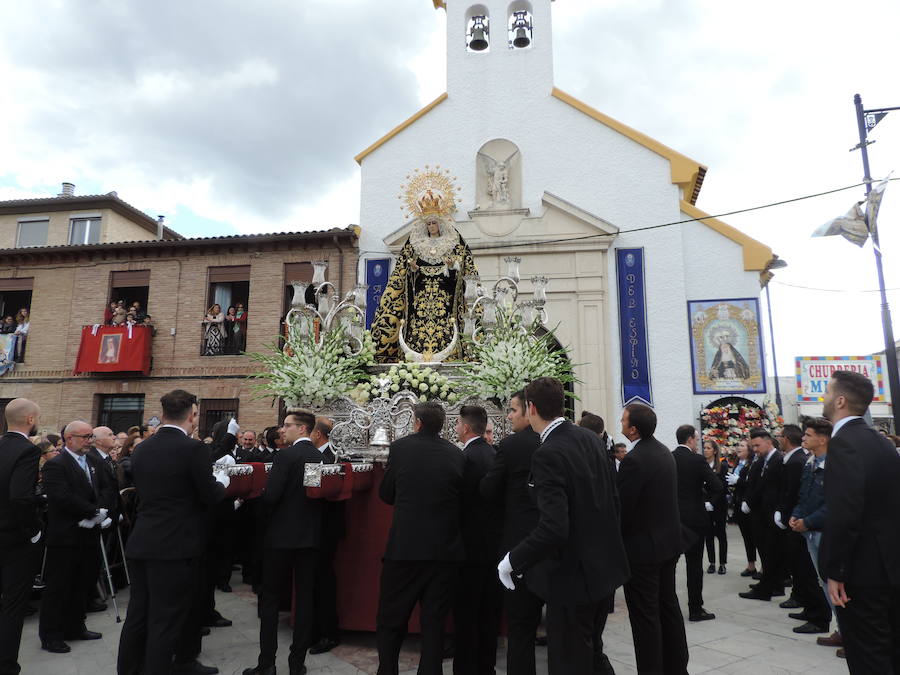 En la procesión figuraban representaciones de más de una decena de hermandades de la provincia y, durante todo el recorrido no dejaron de producirse momentos de emoción entre los devotos