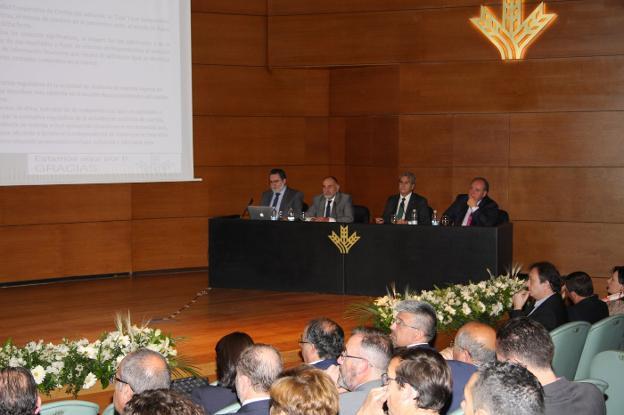 Asamblea de socios de Caja Rural Granada celebrada ayer en la sede central de la entidad.