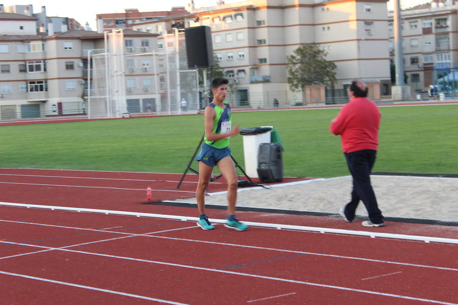 El Núñez Blanca recupera la competición para su renovada pista con la ilusión de los más pequeños y el oficio de sus figuras de élite