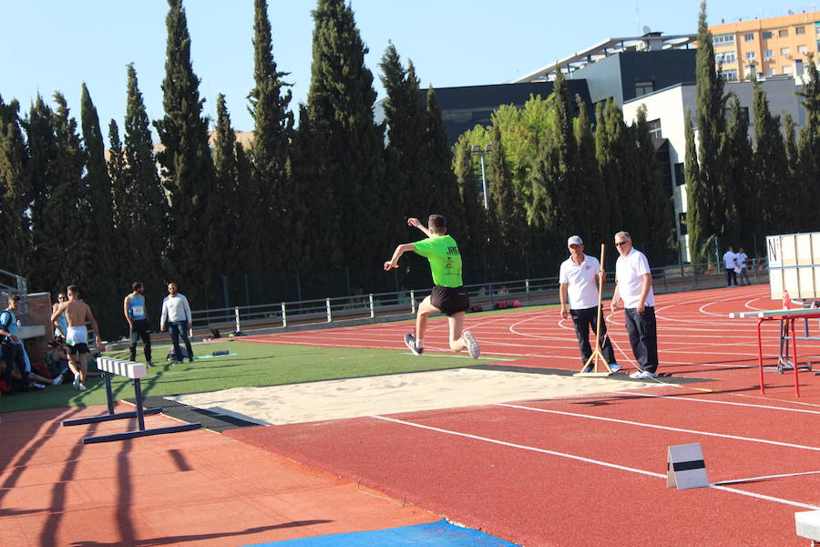 El Núñez Blanca recupera la competición para su renovada pista con la ilusión de los más pequeños y el oficio de sus figuras de élite