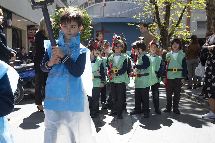 En esta ocasión «hemos estado preparando nosotros todo esto», como decía una chica que iba con su mantilla puesta.