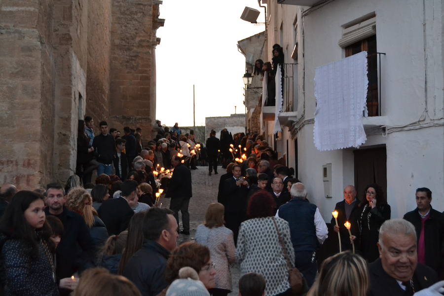 El Viernes de Dolores, la imagen de la Patrona de Alhama realizó su recorrido habitual hasta el Barrio de la Joya acompañada por centenares de alhameños y devotos de esta Virgen procedentes de otros puntos de Granada.