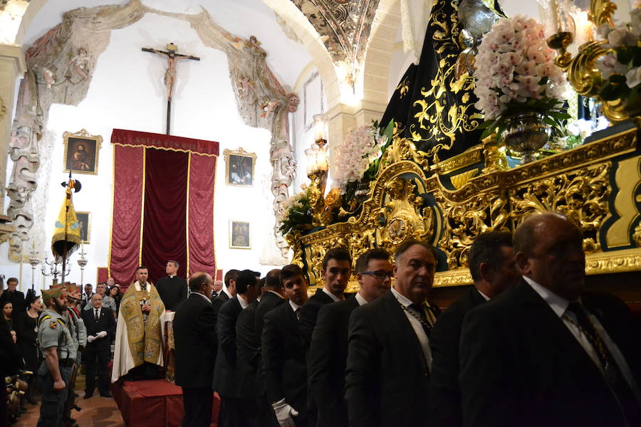 El Viernes de Dolores, la imagen de la Patrona de Alhama realizó su recorrido habitual hasta el Barrio de la Joya acompañada por centenares de alhameños y devotos de esta Virgen procedentes de otros puntos de Granada.