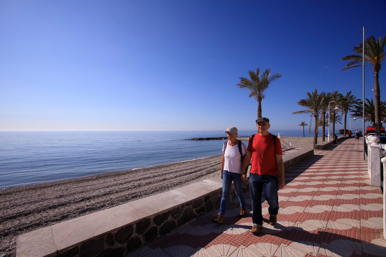 Visitamos Motril, Almuñécar, La Herradura y Castell para ver si nuestras playas están 'a punto' para una oleada de visitas