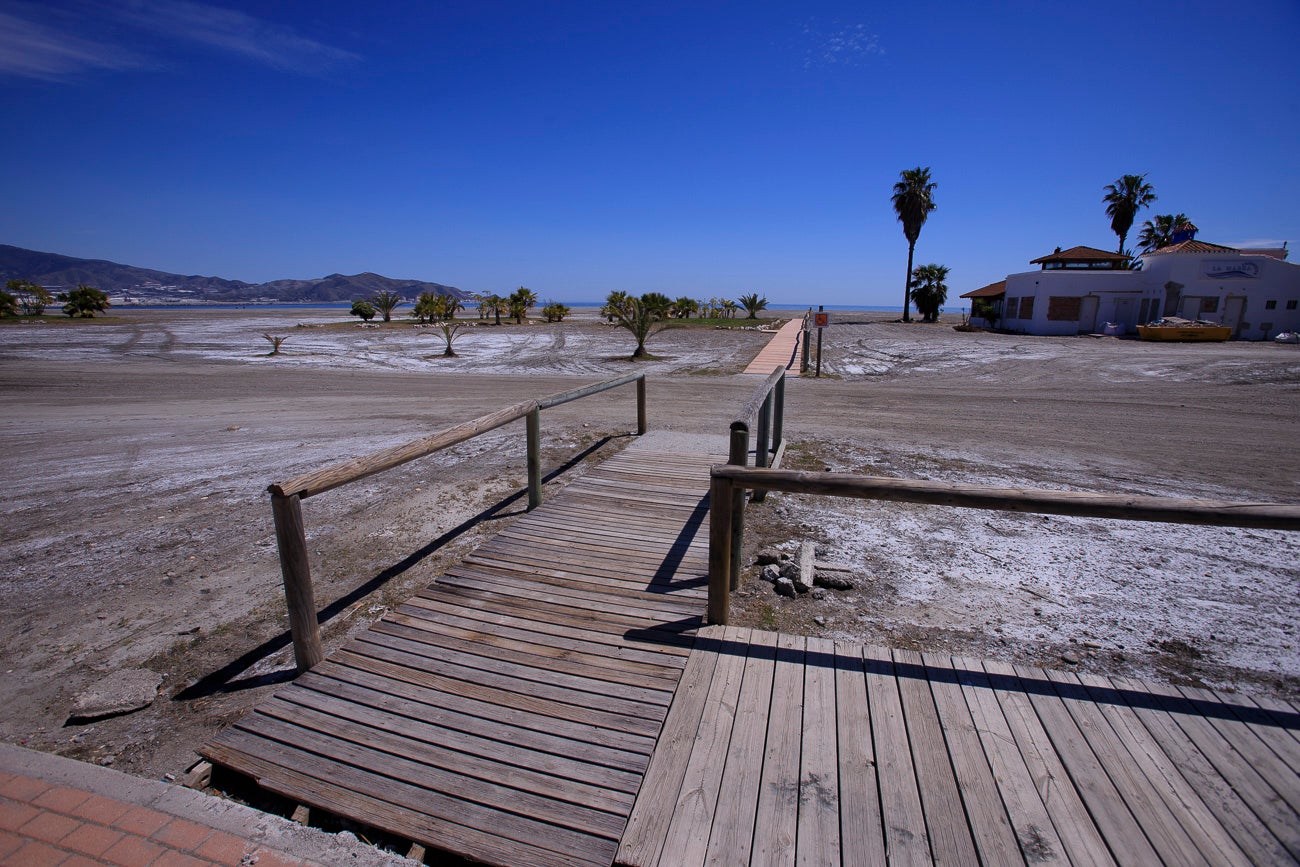 Visitamos Motril, Almuñécar, La Herradura y Castell para ver si nuestras playas están 'a punto' para una oleada de visitas