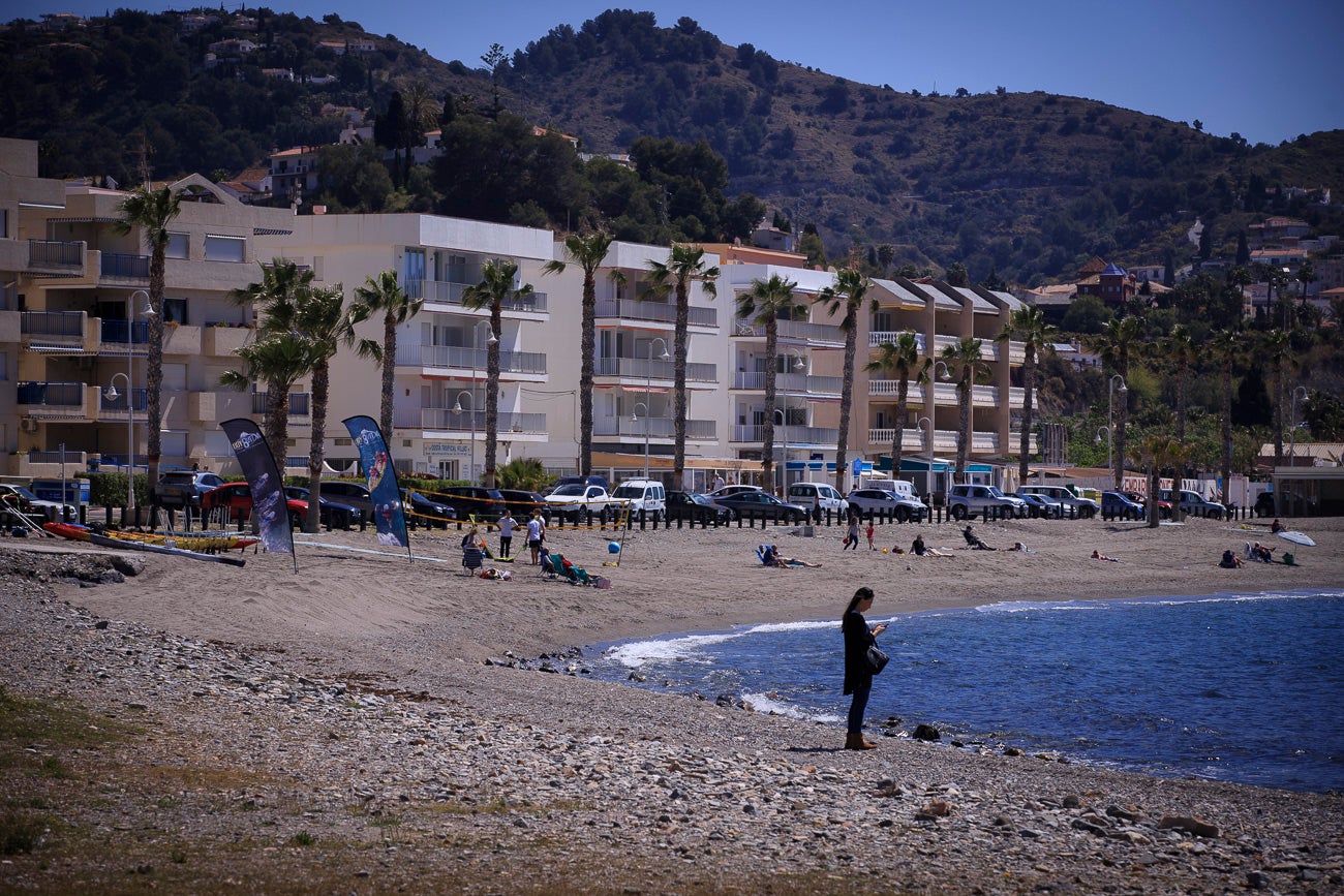 Visitamos Motril, Almuñécar, La Herradura y Castell para ver si nuestras playas están 'a punto' para una oleada de visitas