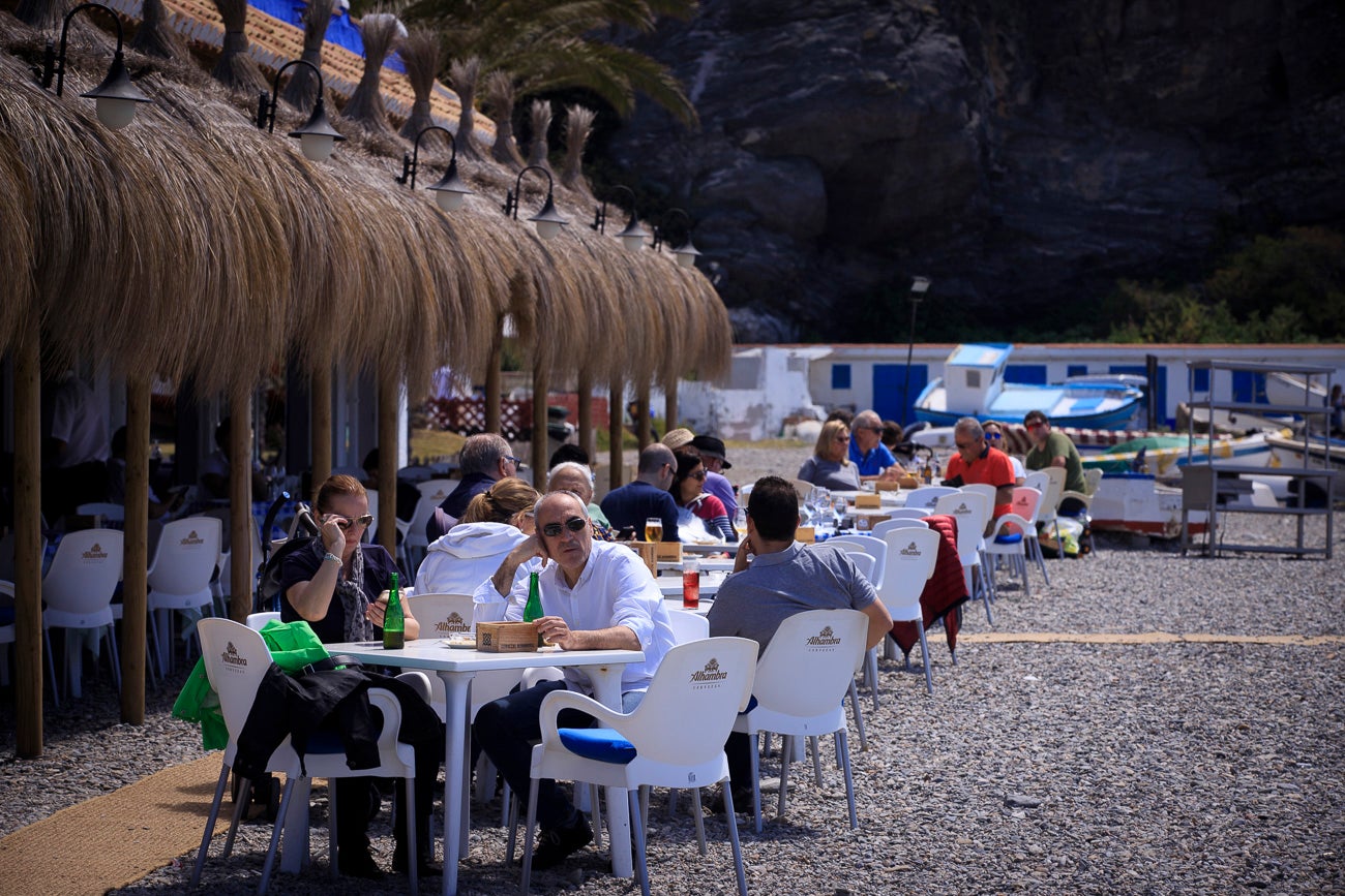 Visitamos Motril, Almuñécar, La Herradura y Castell para ver si nuestras playas están 'a punto' para una oleada de visitas
