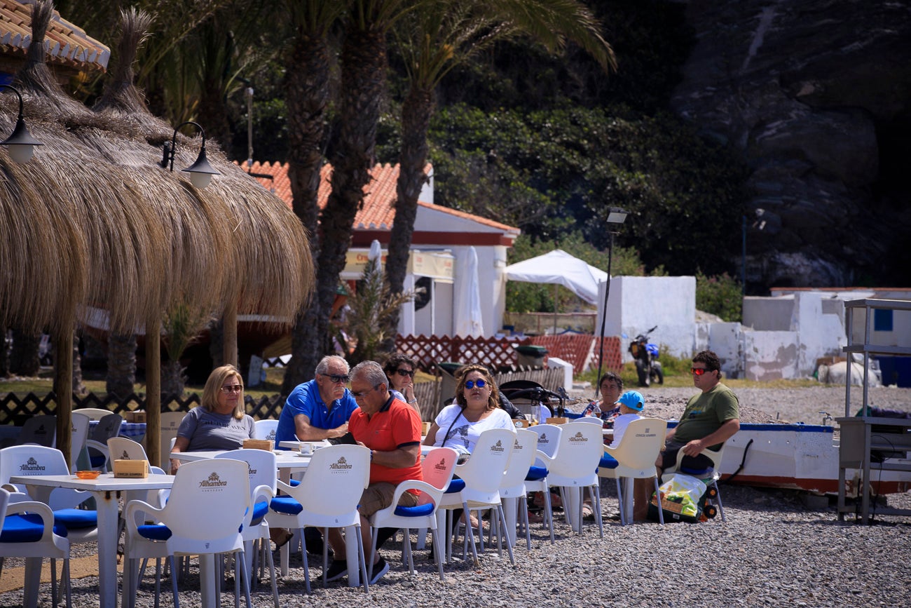 Visitamos Motril, Almuñécar, La Herradura y Castell para ver si nuestras playas están 'a punto' para una oleada de visitas