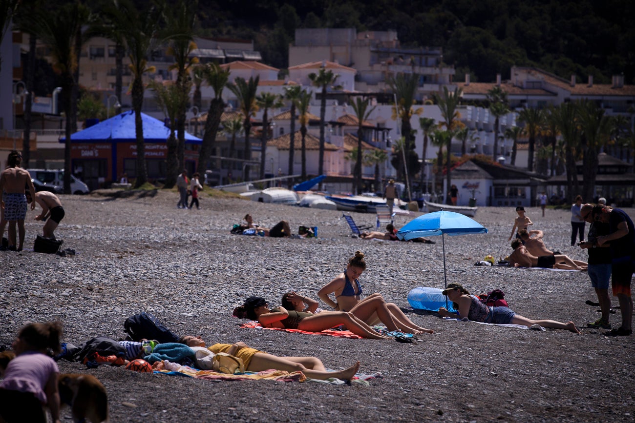 Visitamos Motril, Almuñécar, La Herradura y Castell para ver si nuestras playas están 'a punto' para una oleada de visitas