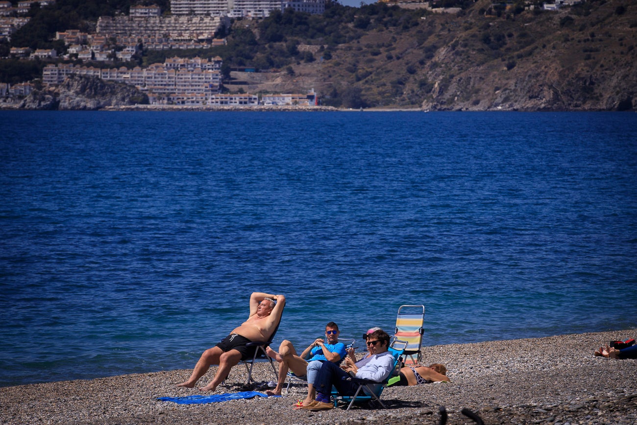 Visitamos Motril, Almuñécar, La Herradura y Castell para ver si nuestras playas están 'a punto' para una oleada de visitas