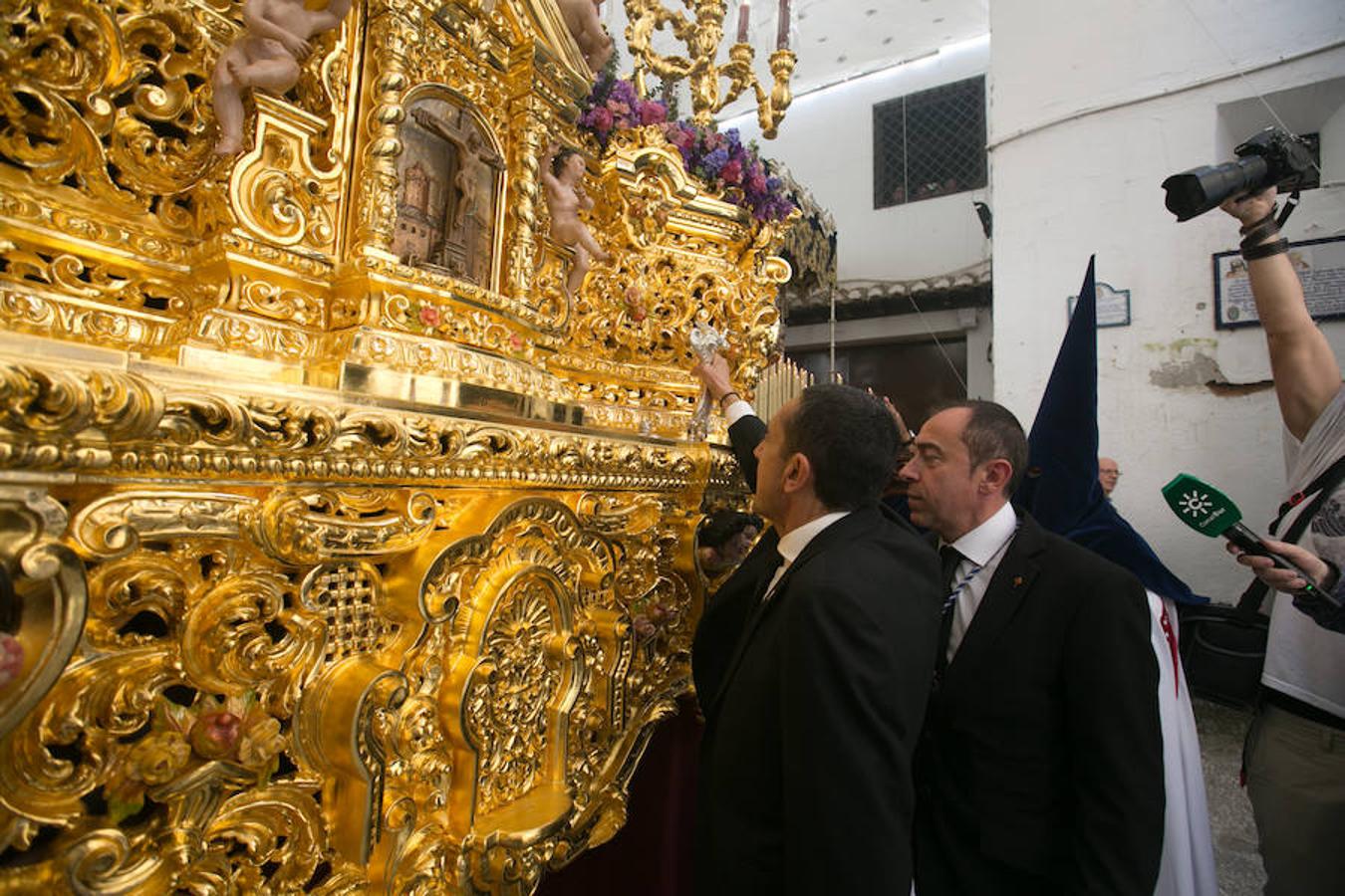 Una de las cofradías más señeras del barrio ha procesionado hoy 