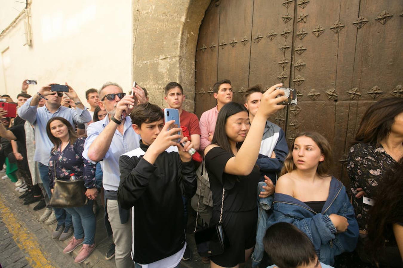 Una de las cofradías más señeras del barrio ha procesionado hoy 