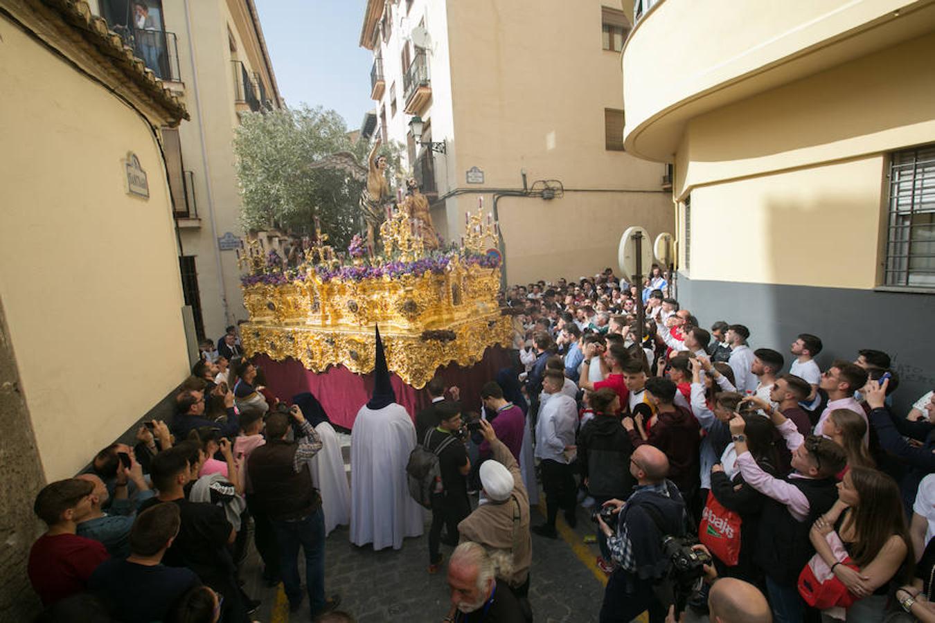 Una de las cofradías más señeras del barrio ha procesionado hoy 