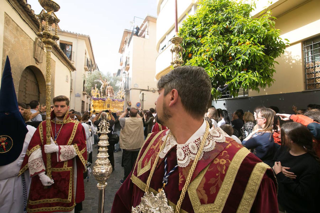 Una de las cofradías más señeras del barrio ha procesionado hoy 