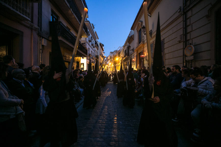 La última cofradía de este lunes comienza a recorrer el centro de la ciudad a última hora de la tarde